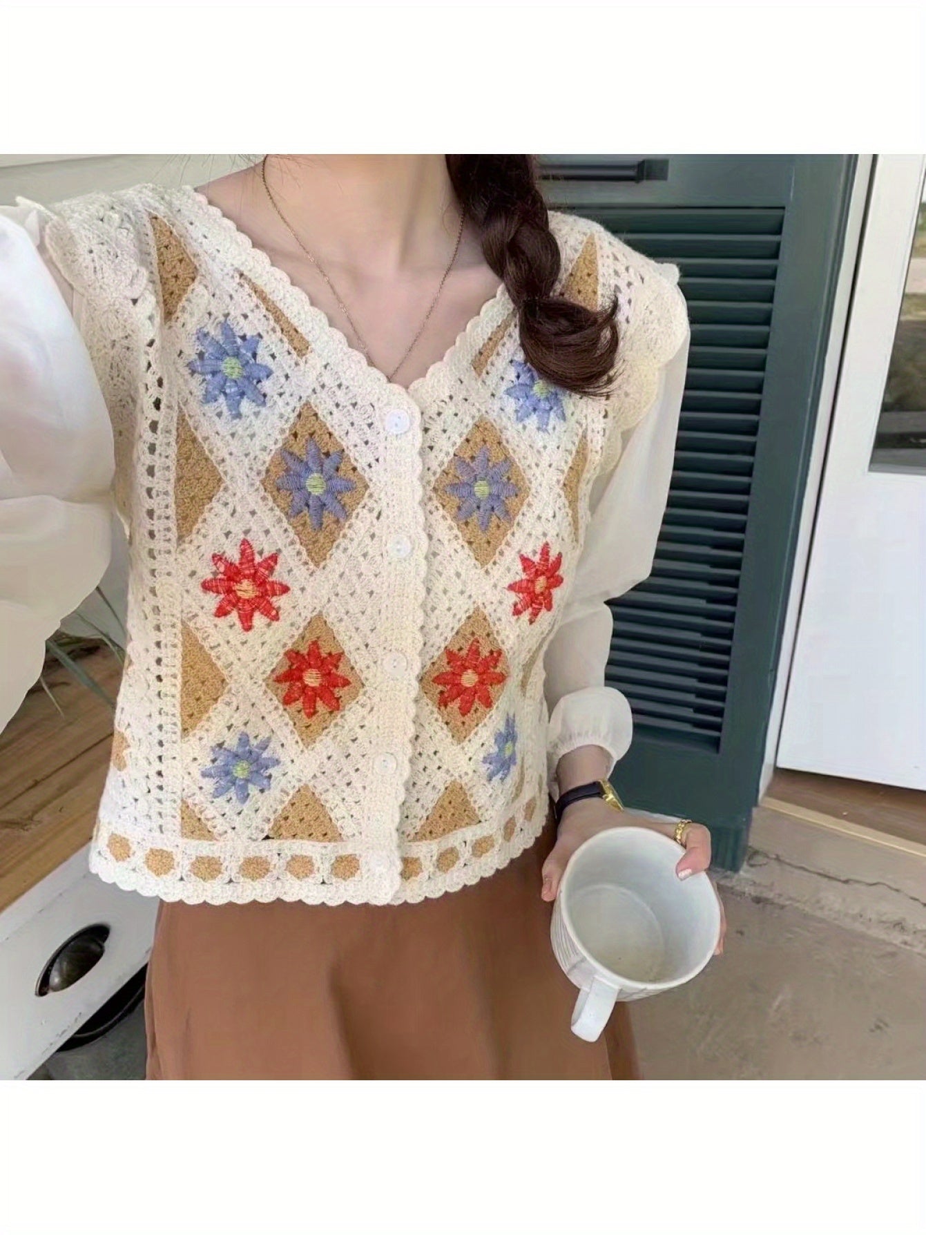 شياكة وفخامة مع قميص مطرز ذو أكمام طويلة Fashint