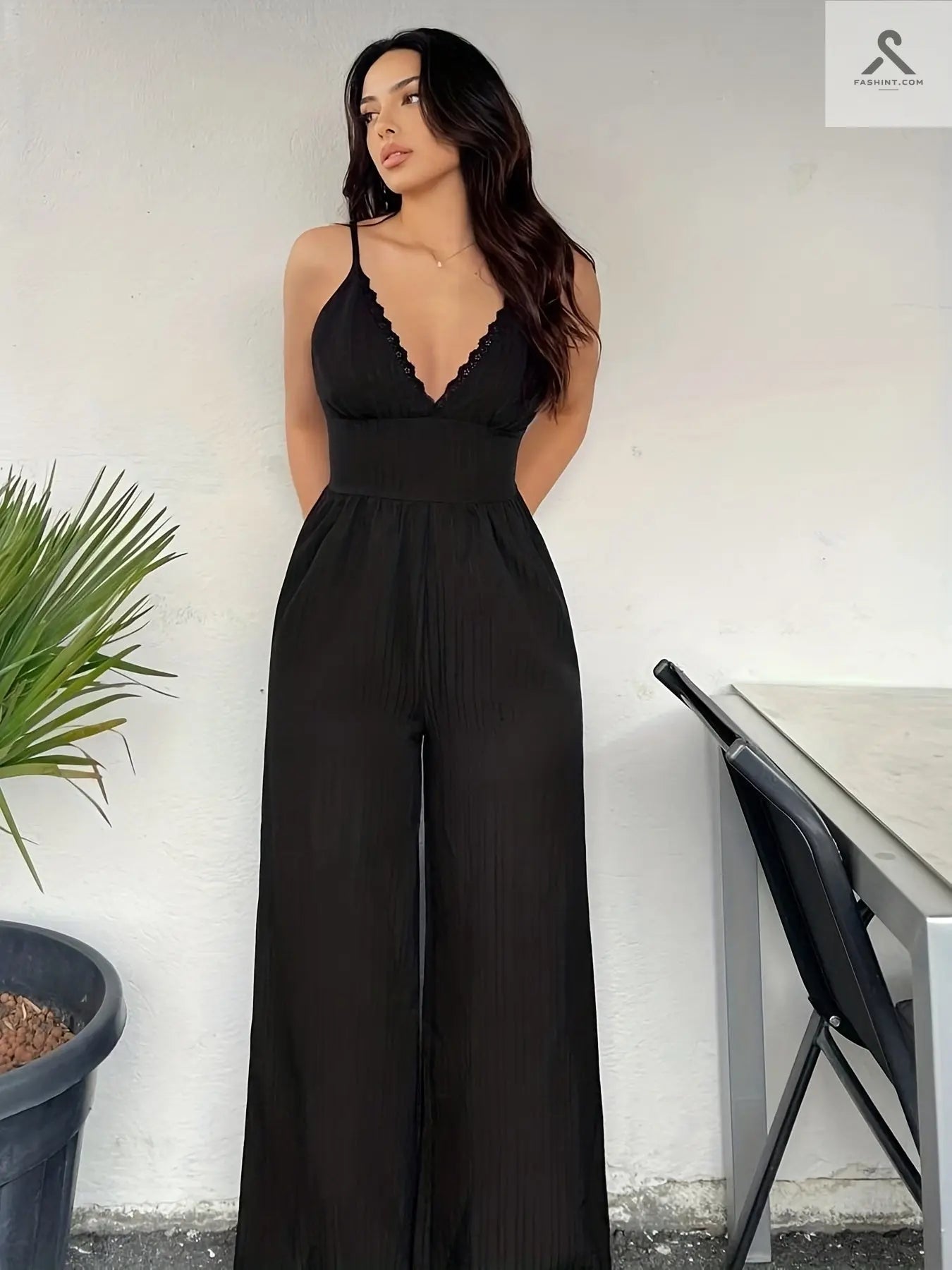 فستان ربيع وصيف 2025 بتصميم عصري Fashint