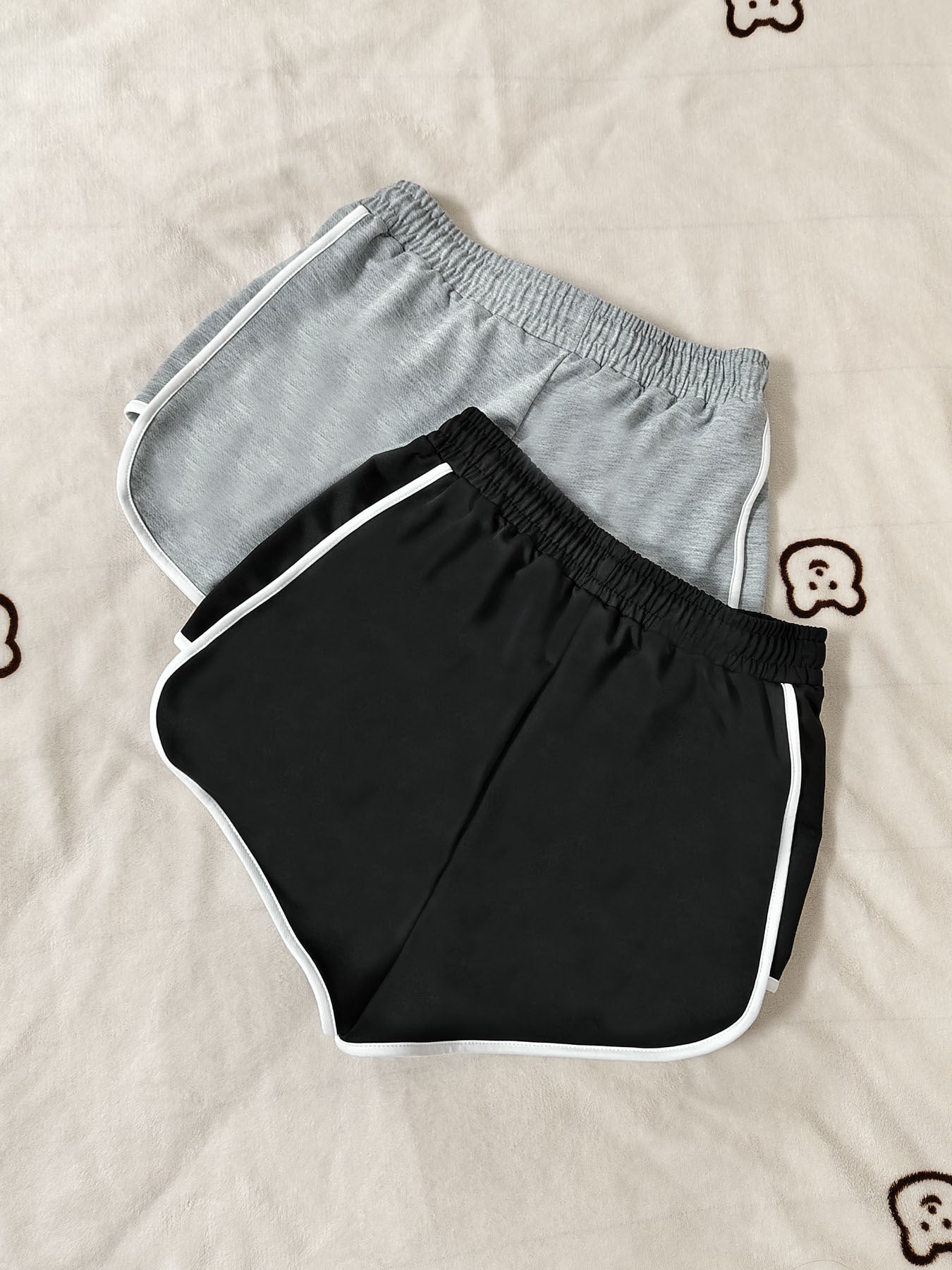 مجموعة شورتات مريحة من قطعتين مع طباعة حرفية Fashint