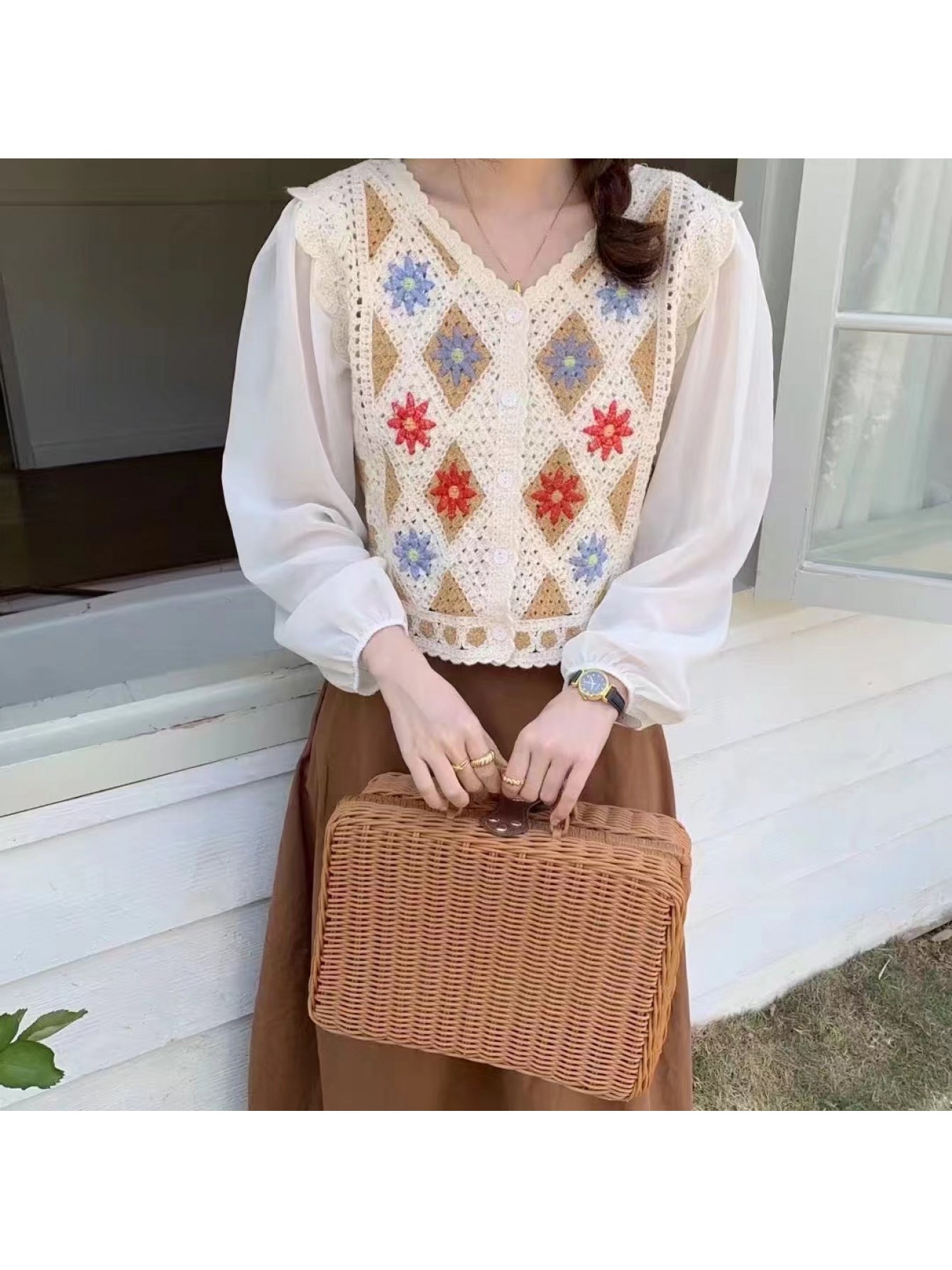 شياكة وفخامة مع قميص مطرز ذو أكمام طويلة Fashint