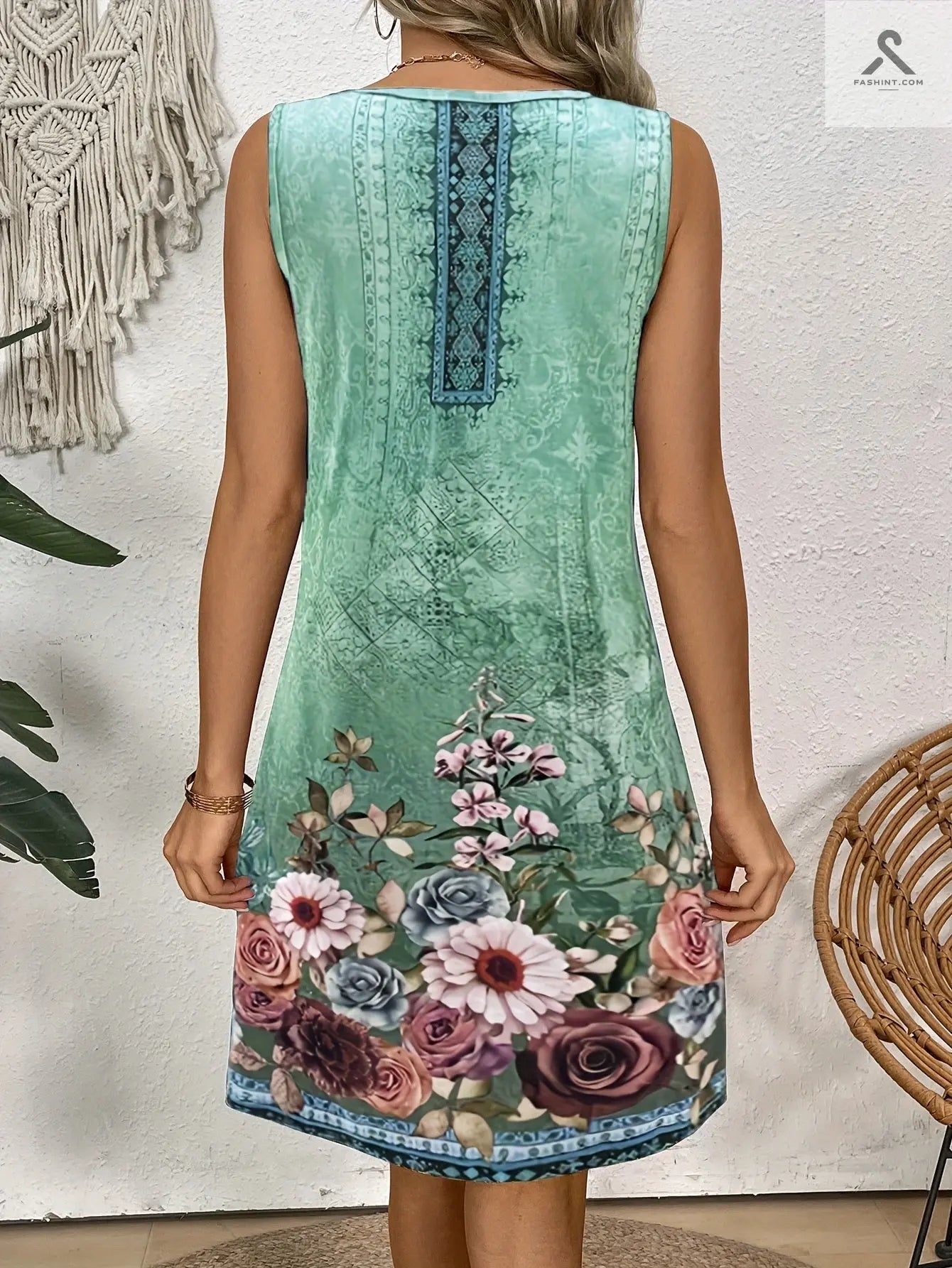فستان مزخرف بزهور مع عنق مقطوع ملابس نسائية Fashint