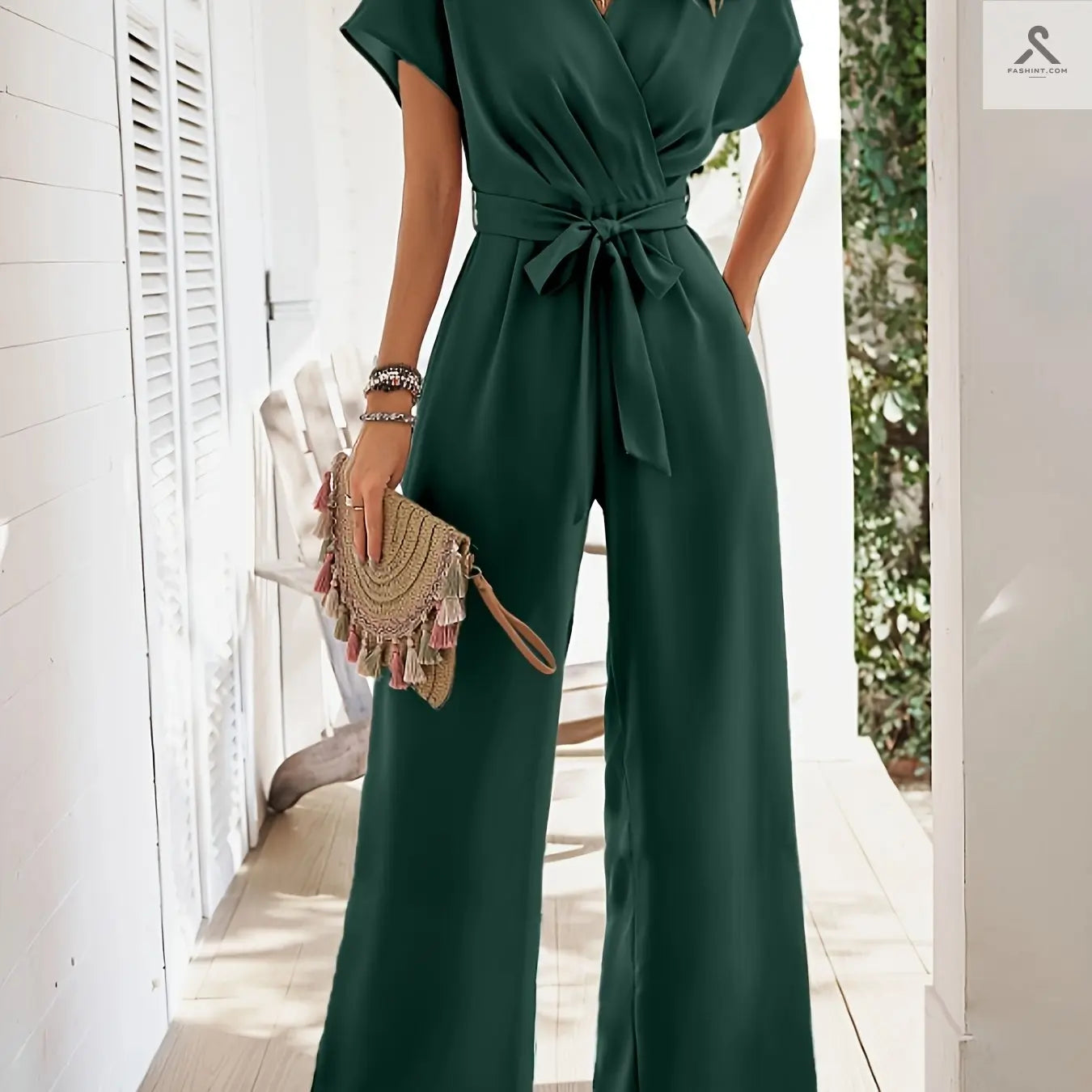 جسم قصير بكم قصير بتصميم ياقة منسوبة للسيدات Fashint