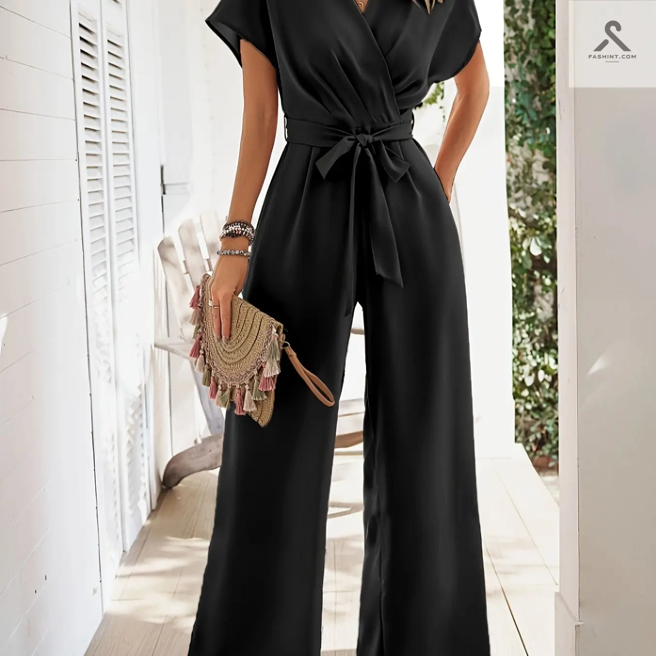 جسم قصير بكم قصير بتصميم ياقة منسوبة للسيدات Fashint