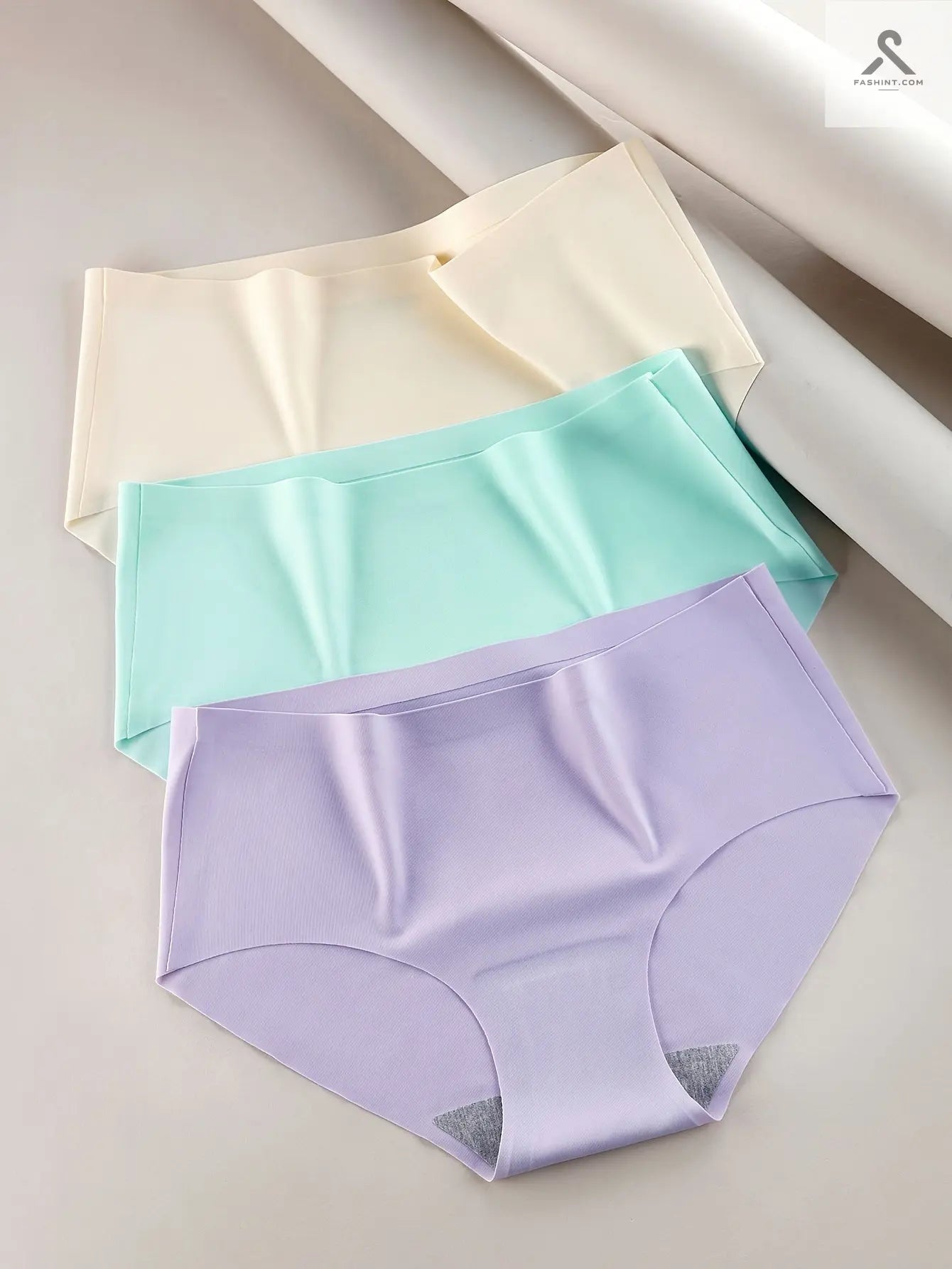 عبوة ثلاث قطع من السراويل الداخلية الخالية من السلاسل Fashint