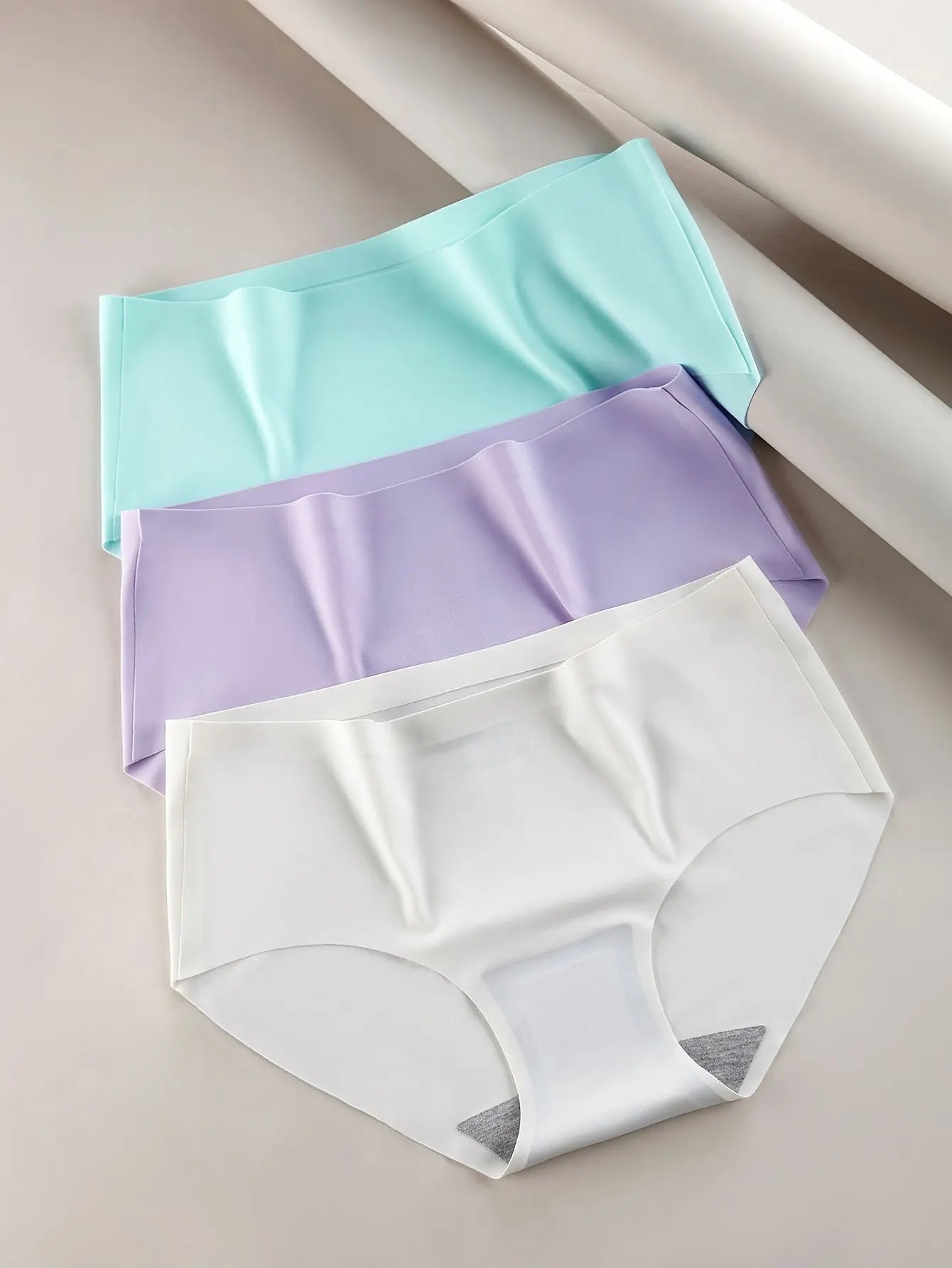 عبوة ثلاث قطع من السراويل الداخلية الخالية من السلاسل Fashint