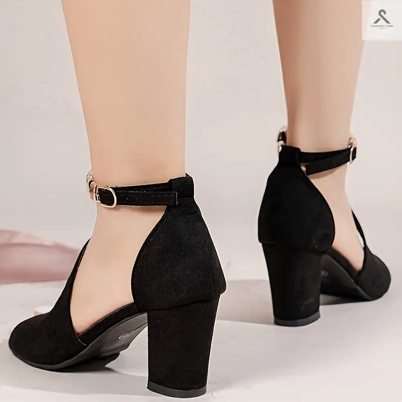 صندل نسائي بتصميم أنيق وألوان مريحة Fashint