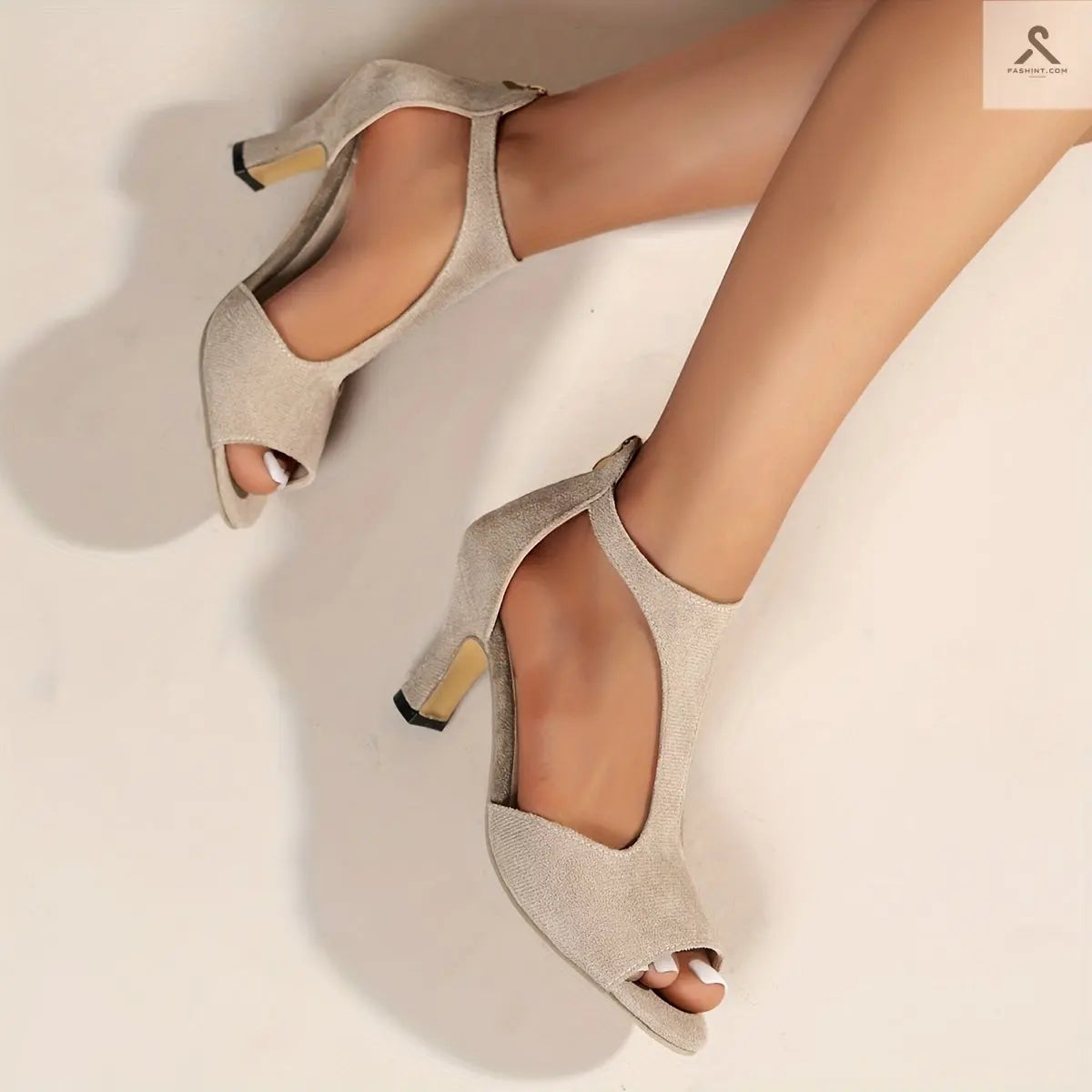 صنادل كعب عريض مفتوحة الأصابع بتصميم أنيق Fashint
