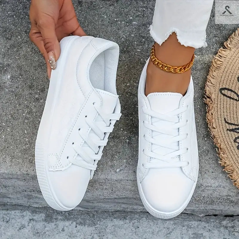 أحذية رياضية نسائية بألوان موحدة مصممة بشكل كاجوال Fashint