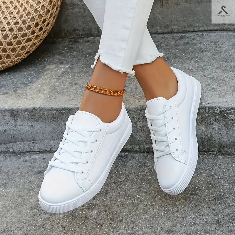 أحذية رياضية نسائية بألوان موحدة مصممة بشكل كاجوال Fashint
