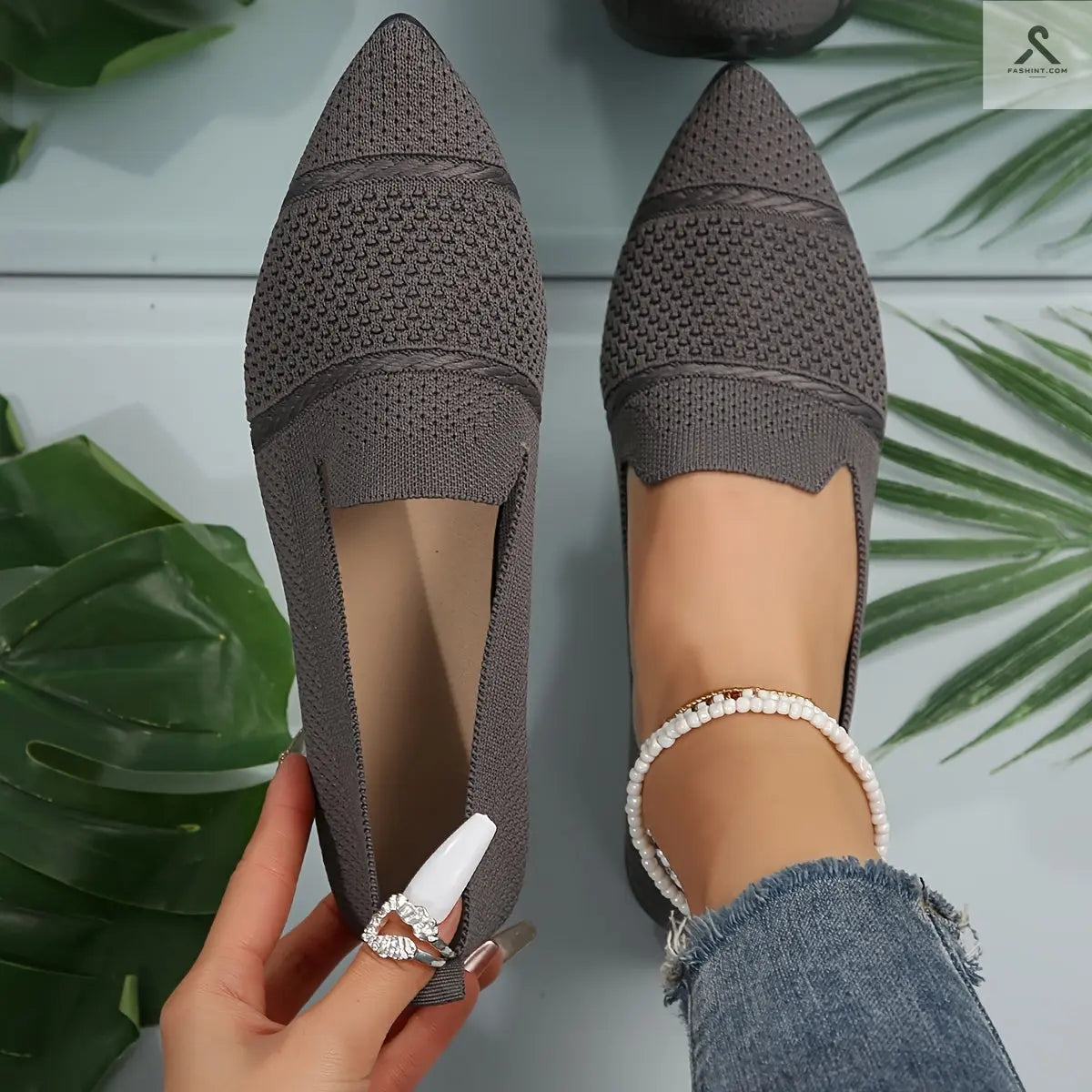 أحذية نسائية مسطحة بألوان صلبة بتصميم بسيط ومريح Fashint