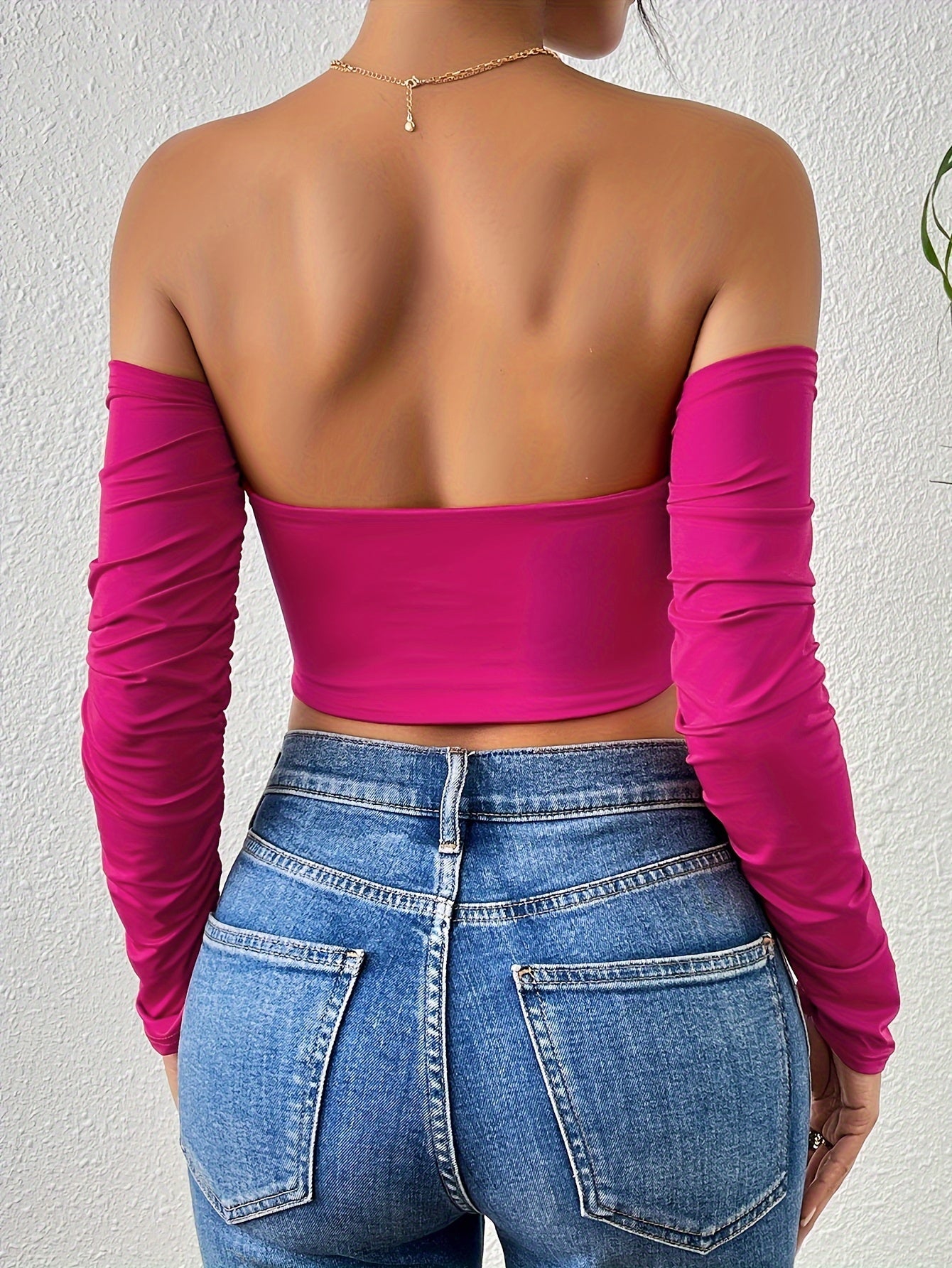 تي شيرت كروب بأكتاف مكشوفة وسحّاب أمامي Fashint