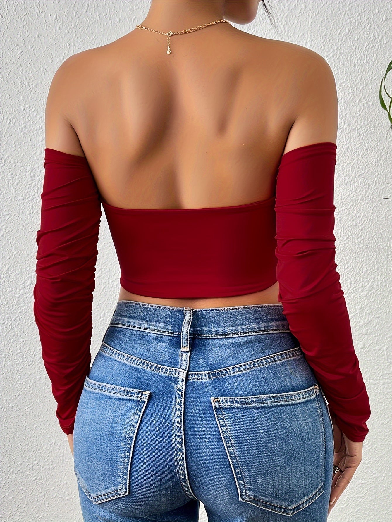 تي شيرت كروب بأكتاف مكشوفة وسحّاب أمامي Fashint
