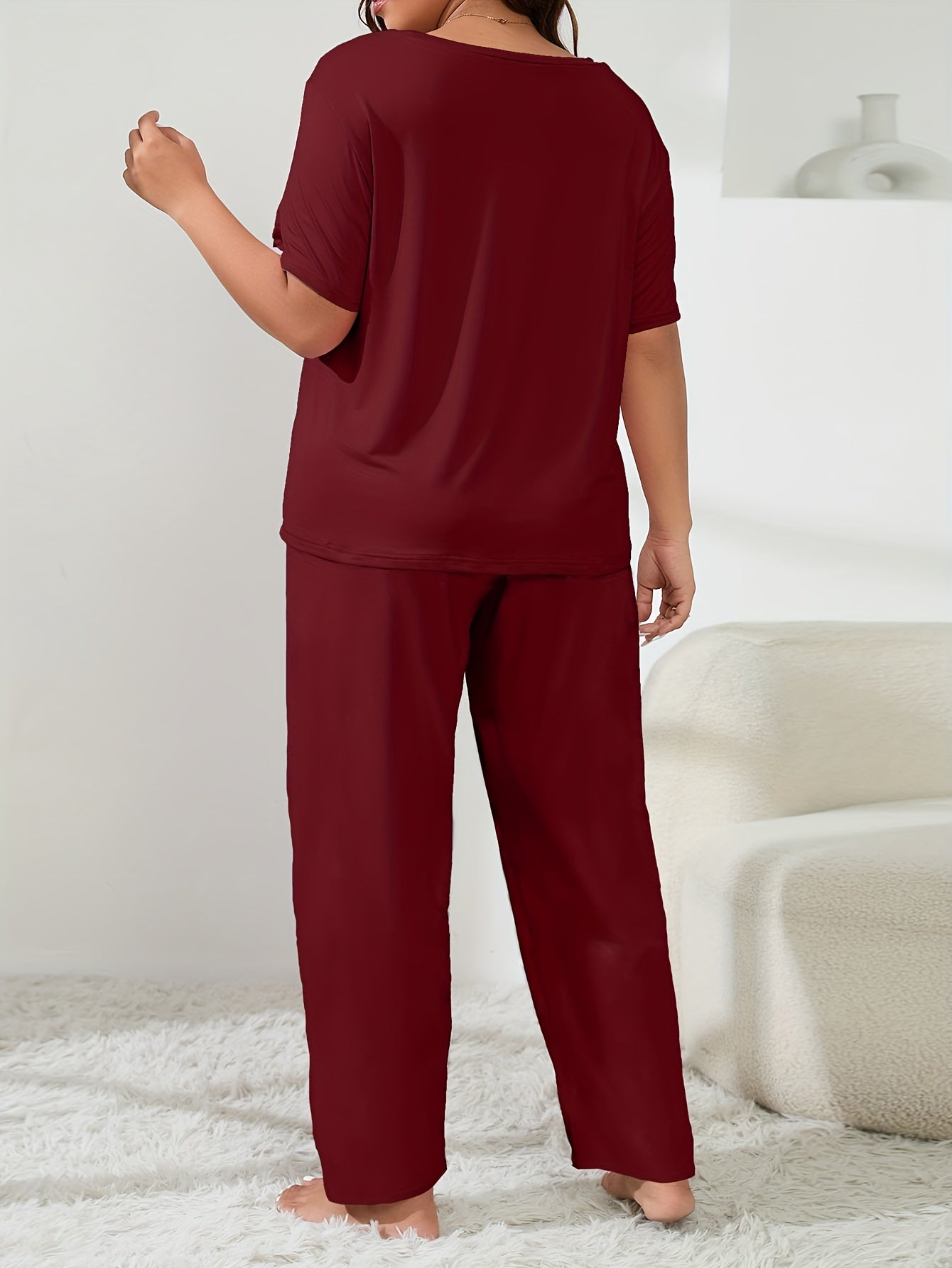 طقم بيجامة عصري للنساء مع طباعة الشعار Fashint