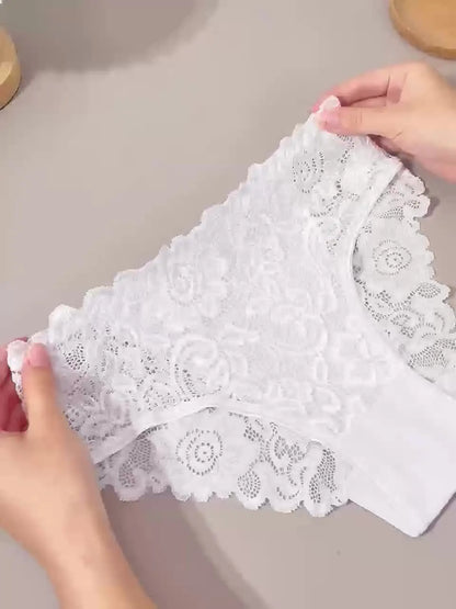 حزمة من 3 قطع من الكيلوتات بأقمشة مريحة وناعمة Fashint