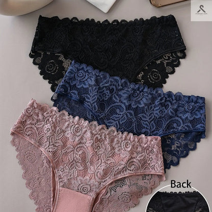 حزمة من 3 قطع من الكيلوتات بأقمشة مريحة وناعمة Fashint