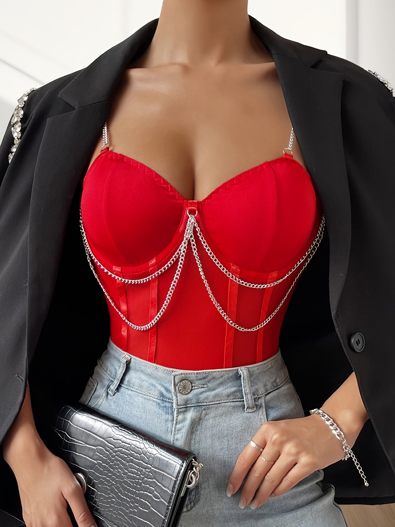 بоди سويت بتفاصيل سلسال رقبة على شكل V للنساء Fashint
