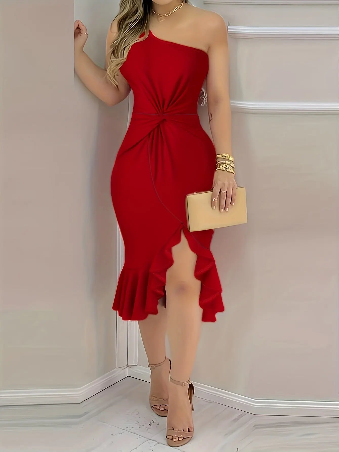 فستان رقيق بتصميم غير متماثل بأكتاف مكورة Fashint