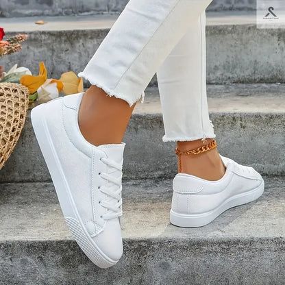 أحذية رياضية نسائية بألوان موحدة مصممة بشكل كاجوال Fashint