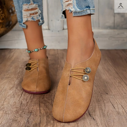 أحذية نسائية كاجوال مزينة بإبزيم بقعدة ناعمة ولون موحد Fashint