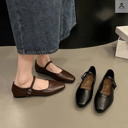 أحذية نسائية مسطحة بألوان صلبة ومقدمة مربعة مع حزام أنيق Fashint