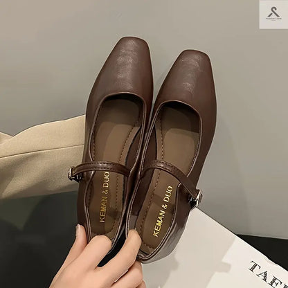 أحذية نسائية مسطحة بألوان صلبة ومقدمة مربعة مع حزام أنيق Fashint
